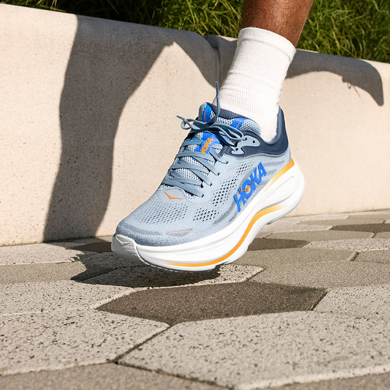 Men's HOKA Bondi 9 in use image