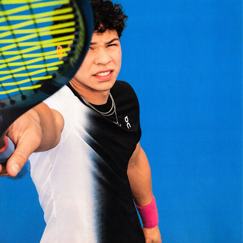 Men's On Court tennis clothing in-use image